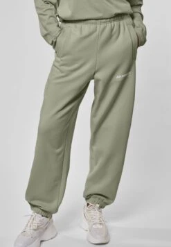 PLUTOAK A - Jogginghose - Olive