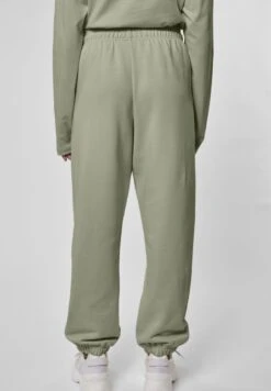 PLUTOAK A - Jogginghose - Olive -Alife & Kickin 509423e9180b4fb594fb274ee7e93a4c